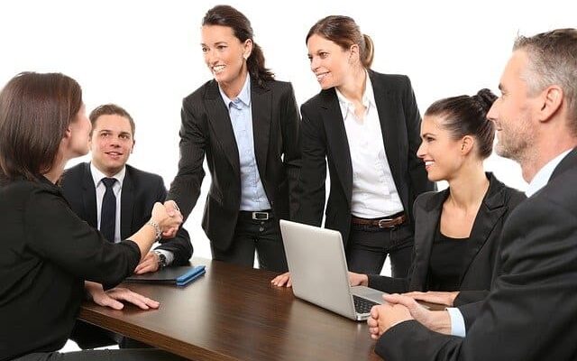 Do you need a translator or an interpreter? Here we clarify the difference between the terms and the skills of each professional.