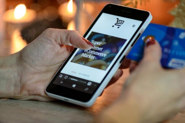 Traducción para e‑commerce B2B y B2C: principales diferencias