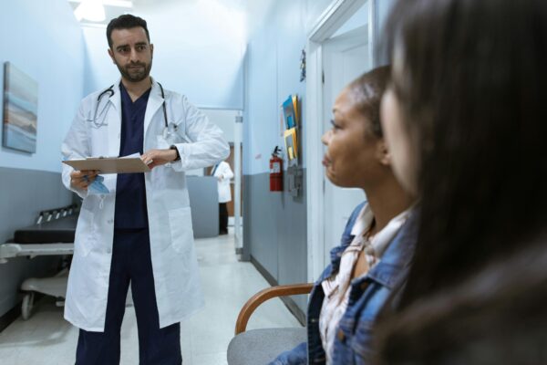 Traducción médica: adaptar el lenguaje según el público