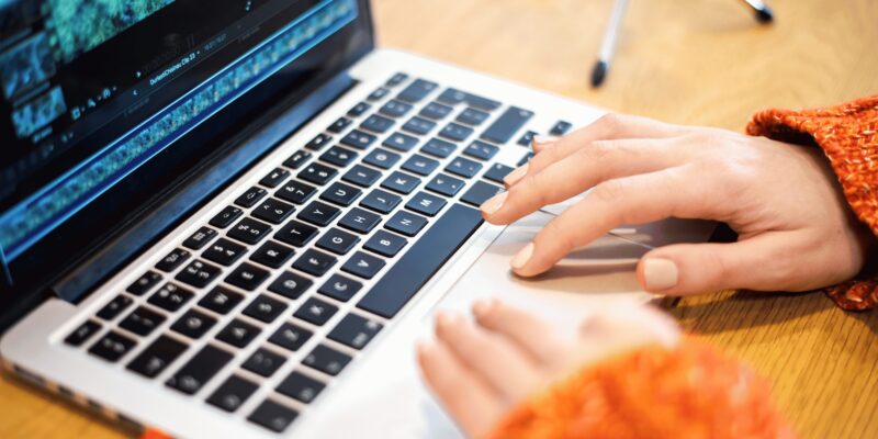 Herramientas de software para traducción y subtitulado de vídeos